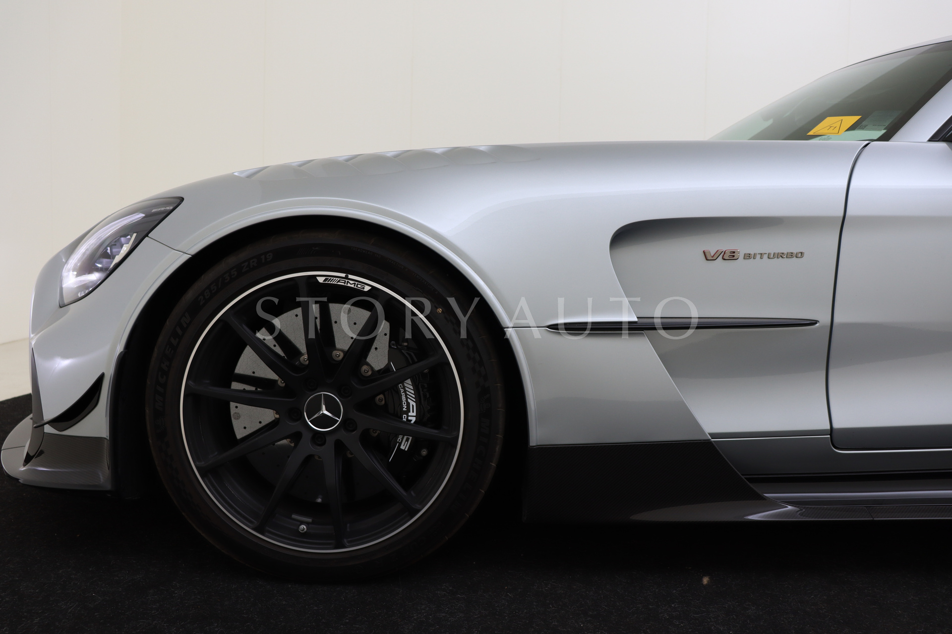 wmx1903811a042505-27