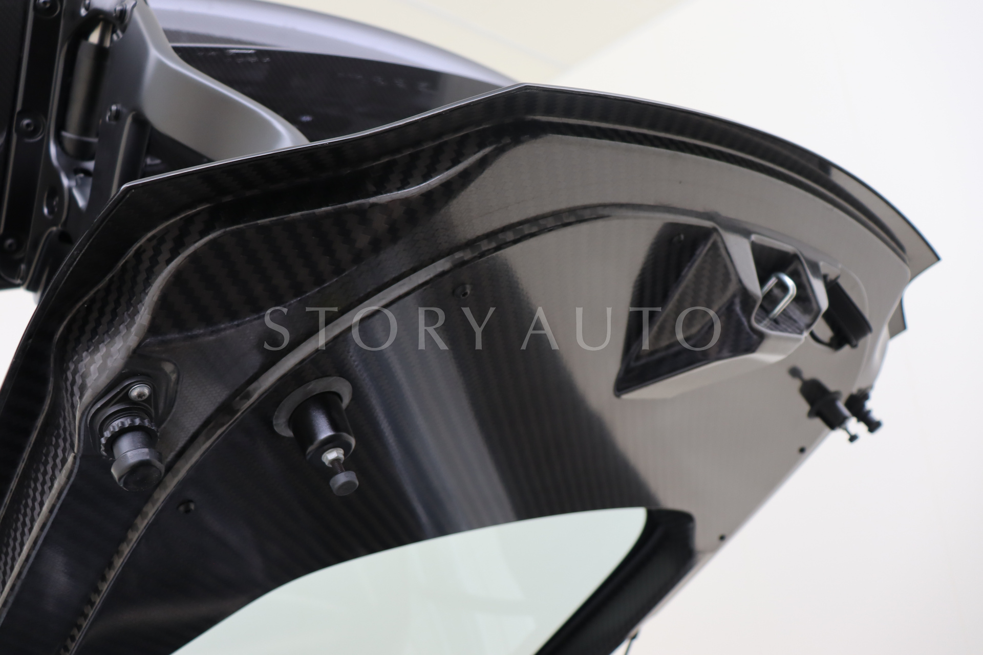 wmx1903811a042505-40