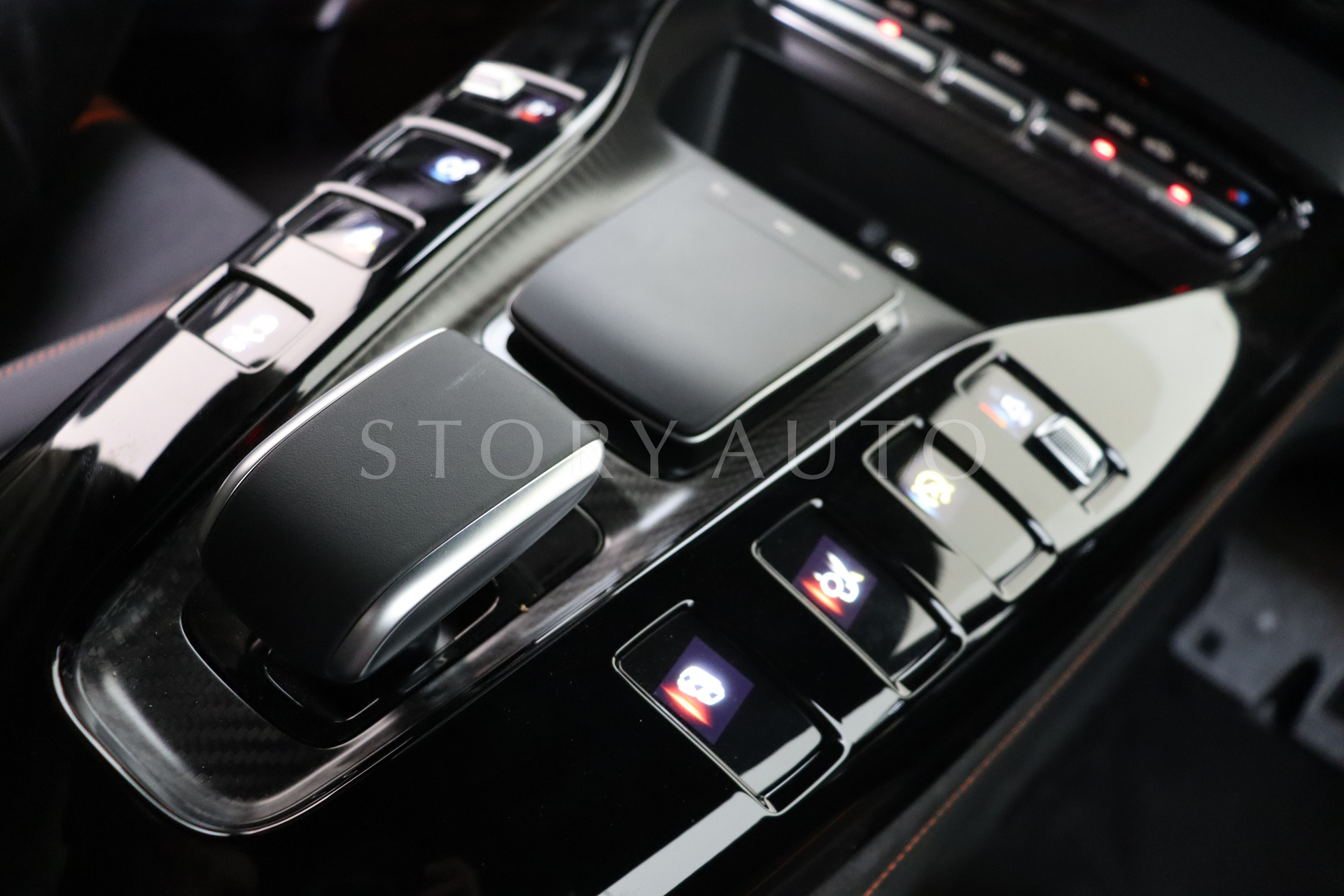 wmx1903811a042513-21