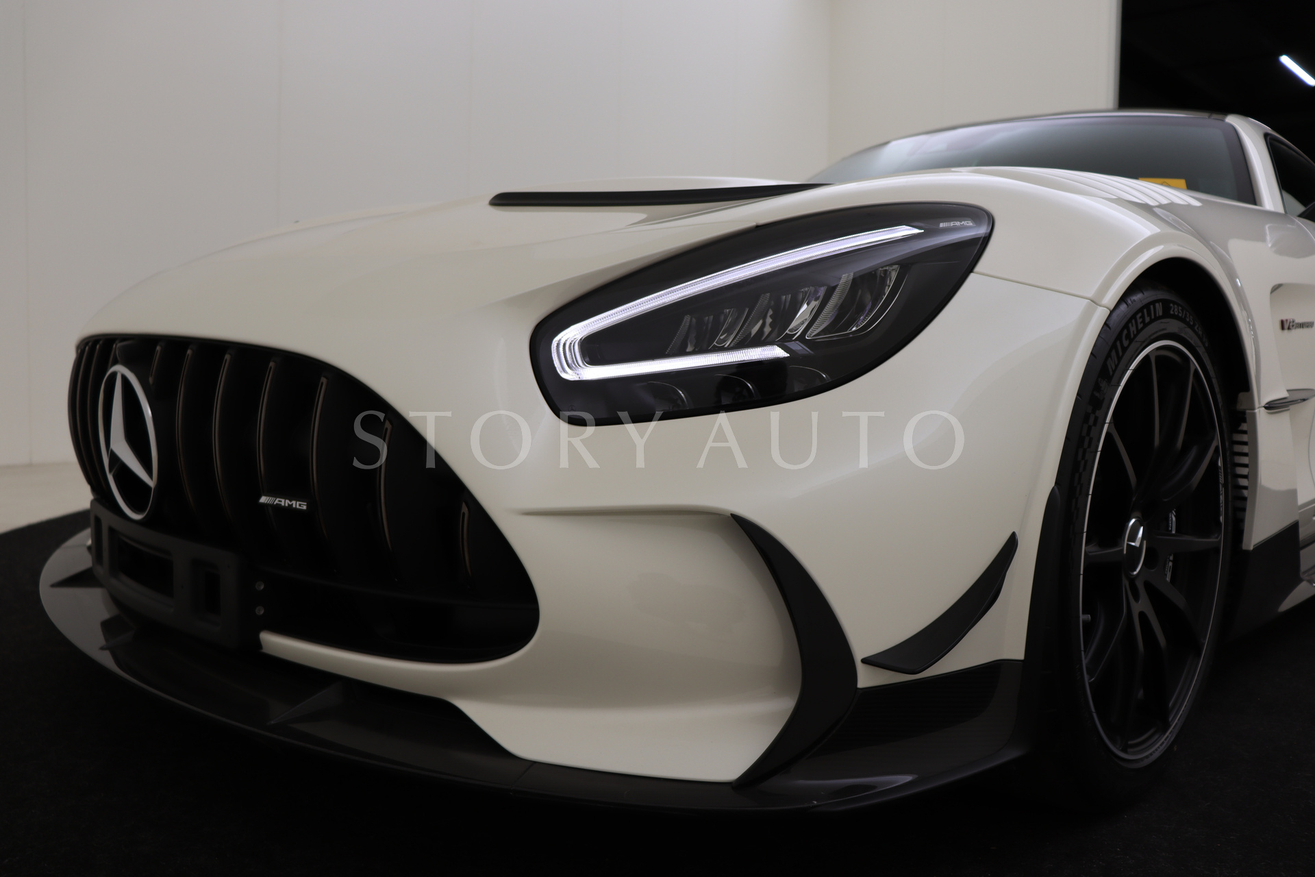 wmx1903811a042513-34